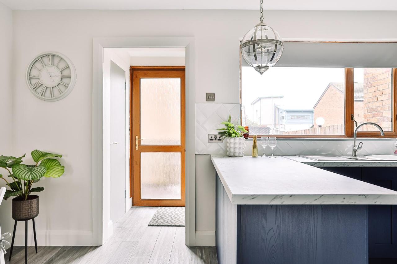 Family Town House Villa Belfast Bagian luar foto